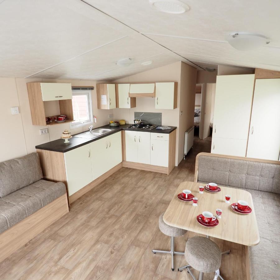 Camping De Binnenvaart Superior Chalet Aan de Wolfsberg Екстериор снимка