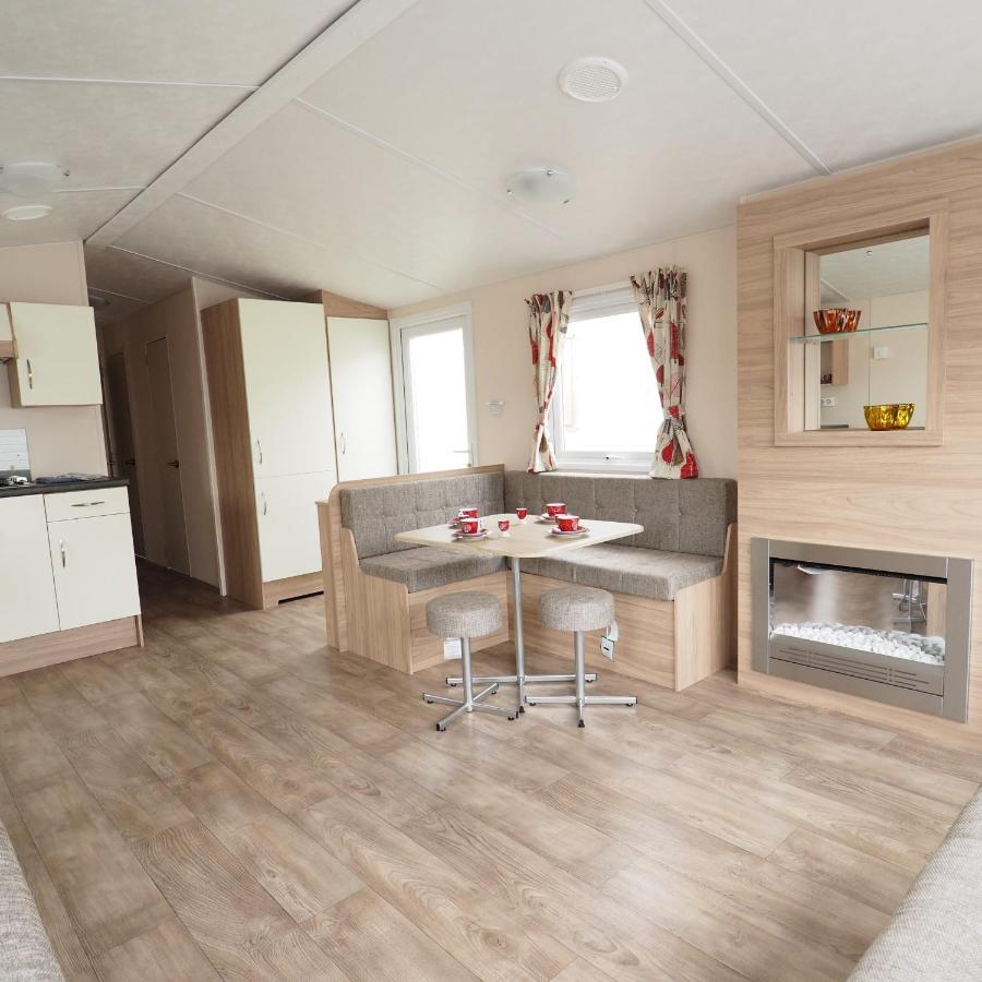 Camping De Binnenvaart Superior Chalet Aan de Wolfsberg Екстериор снимка